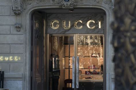 gucci storia del brand|who is gucci owned by.